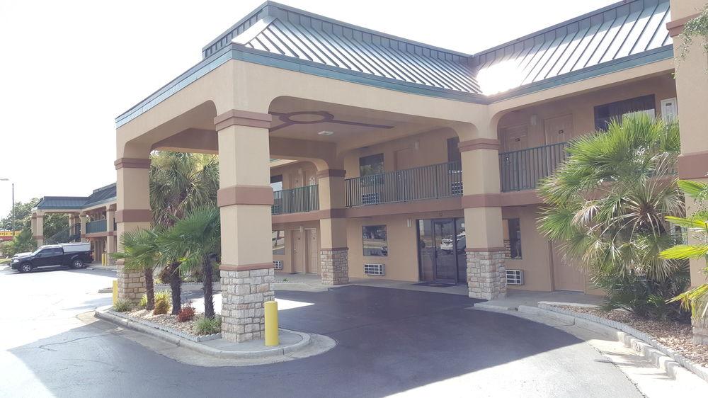 Hotel Super 8 By Wyndham Byron/South Macon Zewnętrze zdjęcie