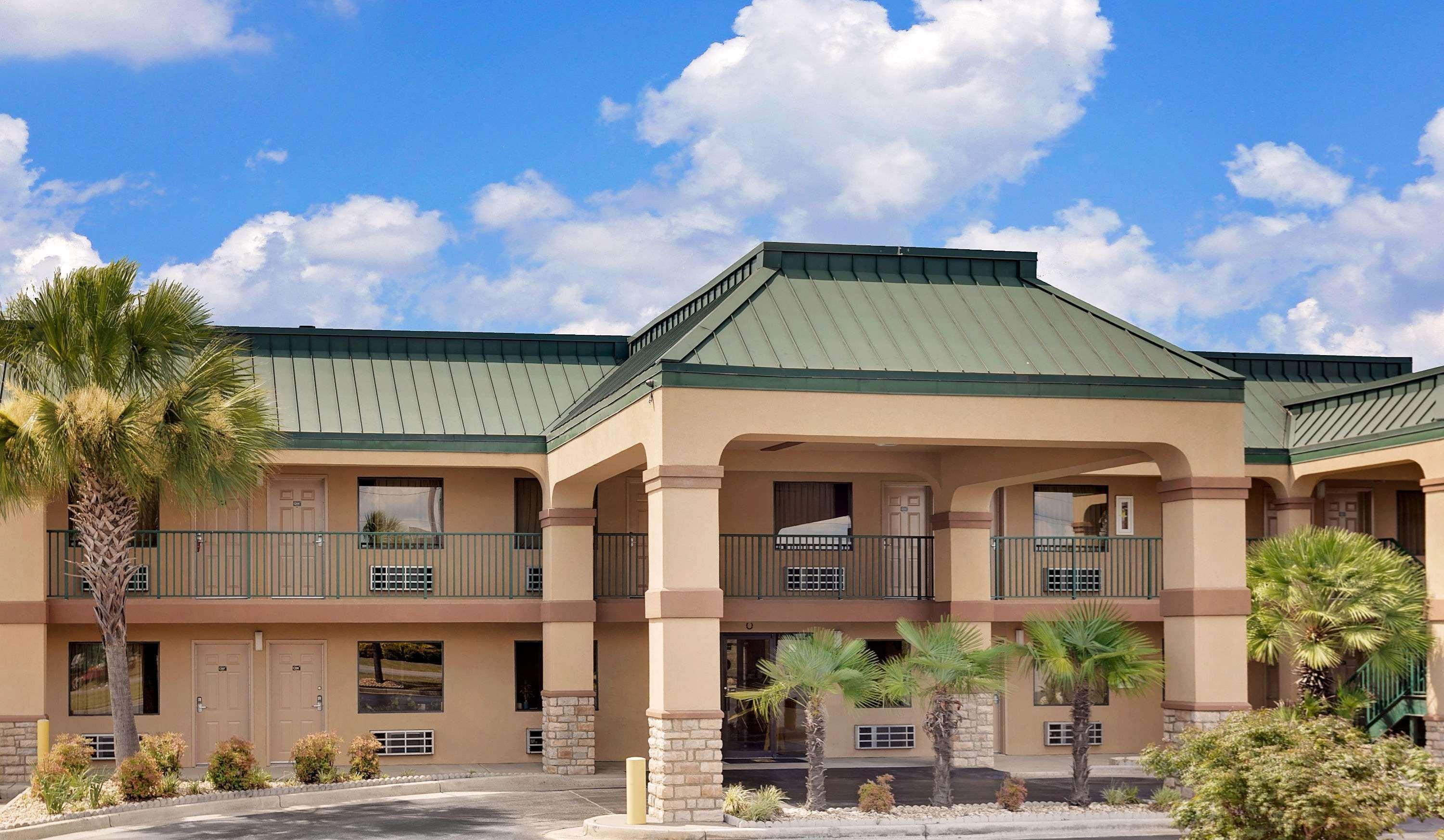 Hotel Super 8 By Wyndham Byron/South Macon Zewnętrze zdjęcie