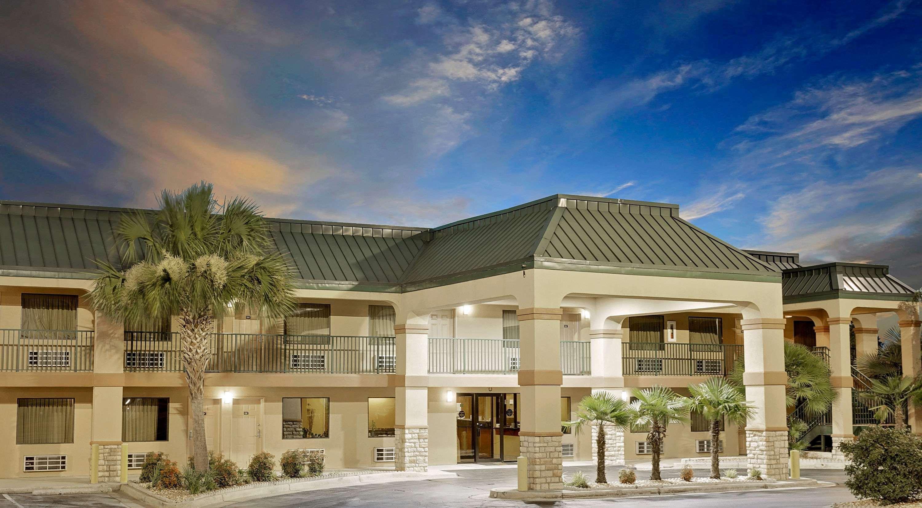 Hotel Super 8 By Wyndham Byron/South Macon Zewnętrze zdjęcie