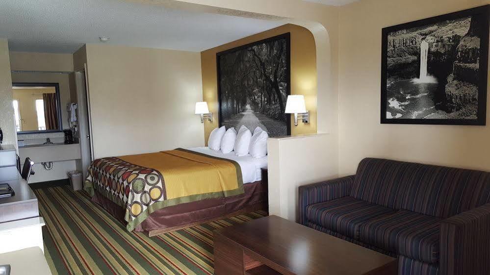 Hotel Super 8 By Wyndham Byron/South Macon Zewnętrze zdjęcie