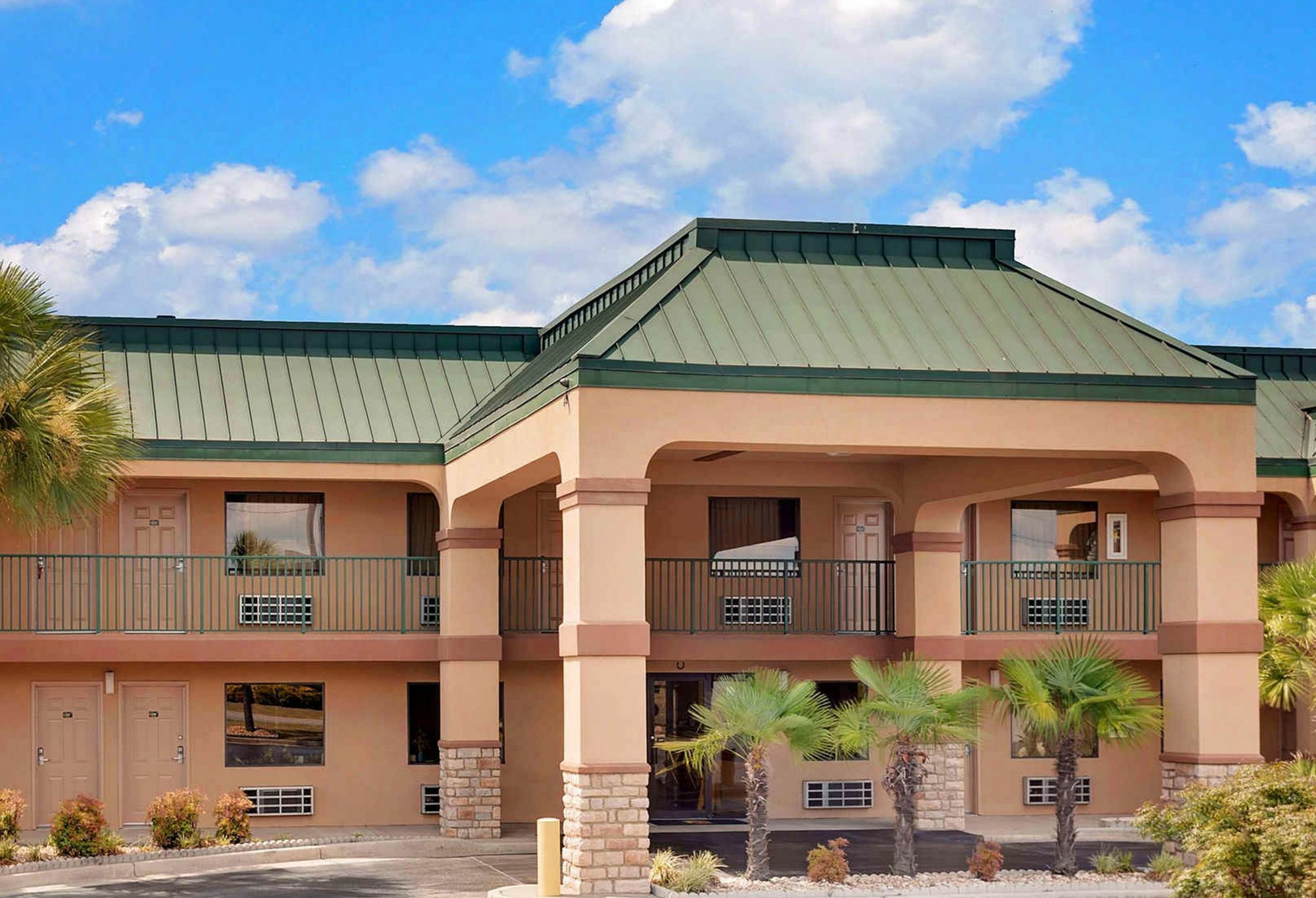 Hotel Super 8 By Wyndham Byron/South Macon Zewnętrze zdjęcie